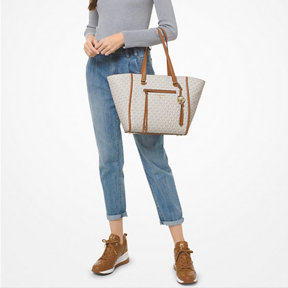 Michael Kors Cream and Tan Tote Bag - Picture 2 of 9